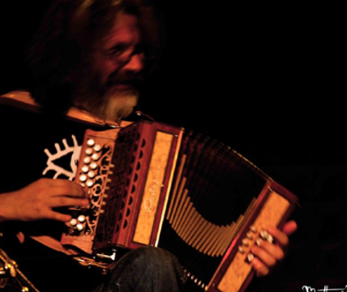 Donatello Pisanello::organetto diatonico, chitarra, mandola, armonica a bocca